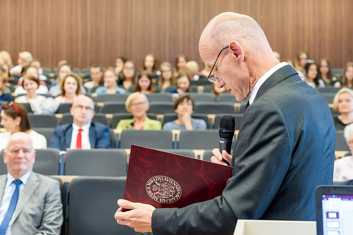 Prof. Tomasz Wróbel